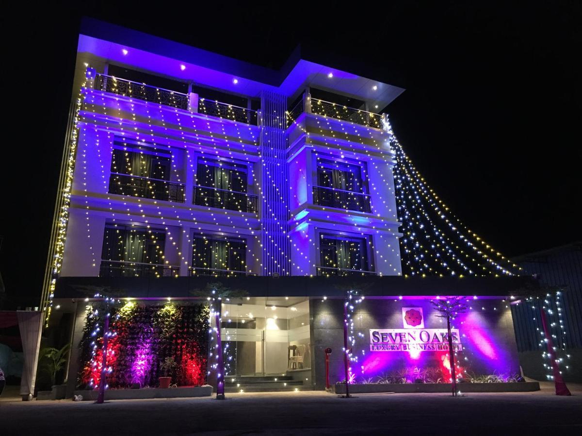 Hotel Seven Oaks Navi Mumbai Exterior foto